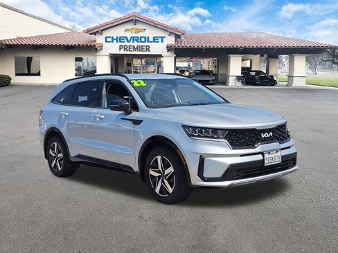 Used 2022 Kia Sorento S FWD image 2