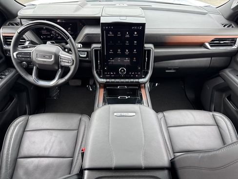 Used 2025 GMC Yukon Denali w/ Denali Reserve Package image 17