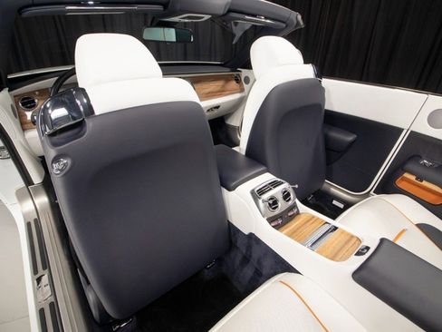 Used 2020 Rolls-Royce Dawn RWD image 42