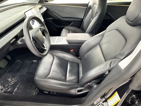 Used 2024 Tesla Model 3 Standard Range RWD image 16