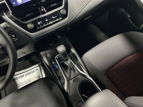 Used 2025 Toyota Corolla SE w/ SE Premium Package image 37