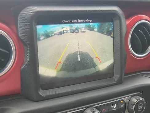 Used 2018 Jeep Wrangler Unlimited Rubicon AWD/4WD image 25