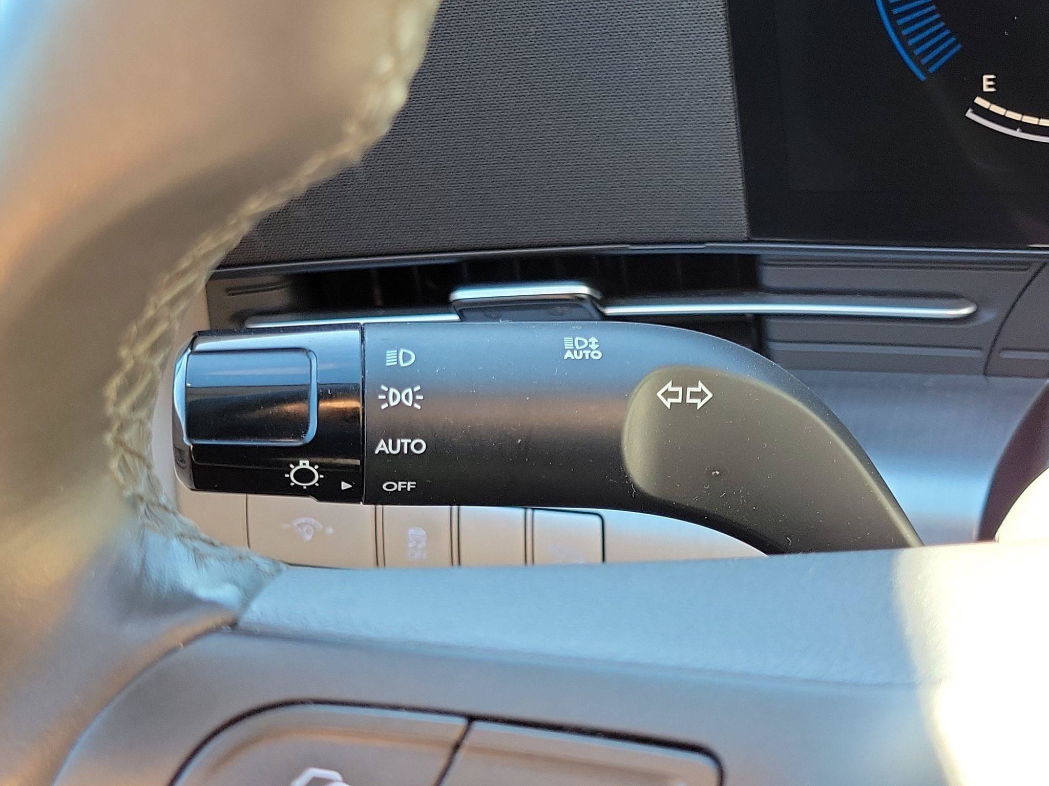 Used 2025 Hyundai Kona SEL AWD/4WD image 13