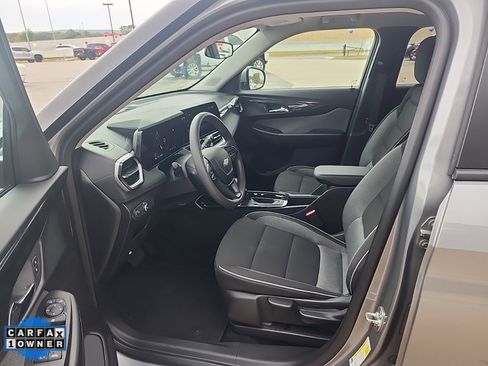 Used 2025 Chevrolet TrailBlazer LT image 8