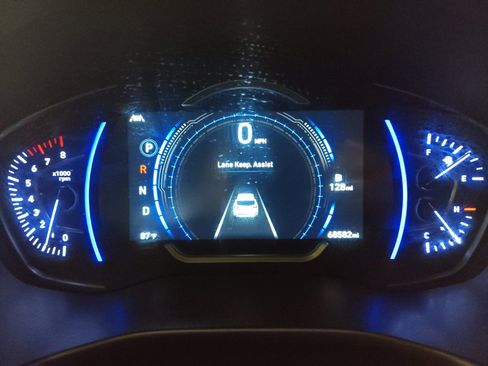 Used 2020 Hyundai Santa Fe SEL w/ Convenience Package FWD image 23