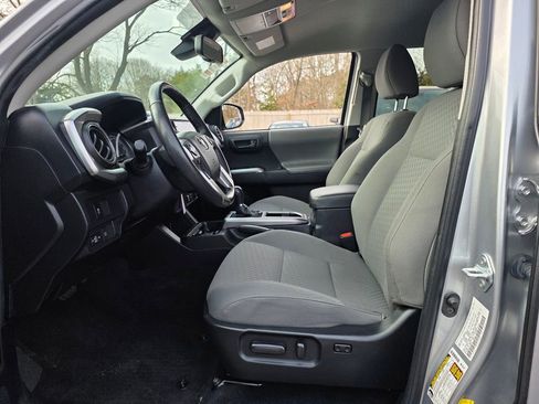 Used 2022 Toyota Tacoma SR5 image 17