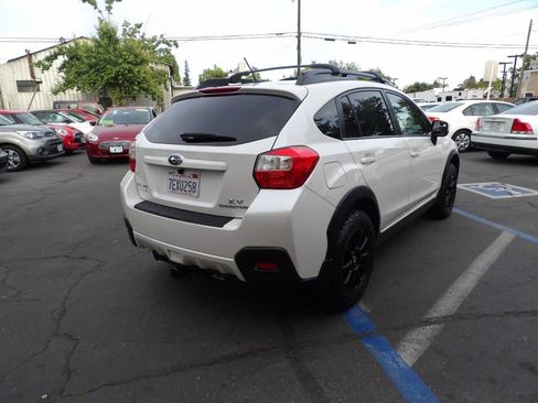 Used 2014 Subaru Crosstrek 2.0i Premium w/ Moonroof Package image 3