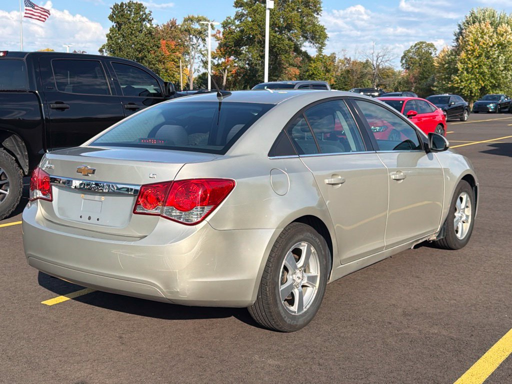 Used 2014 Chevrolet Cruze LT FWD image 4