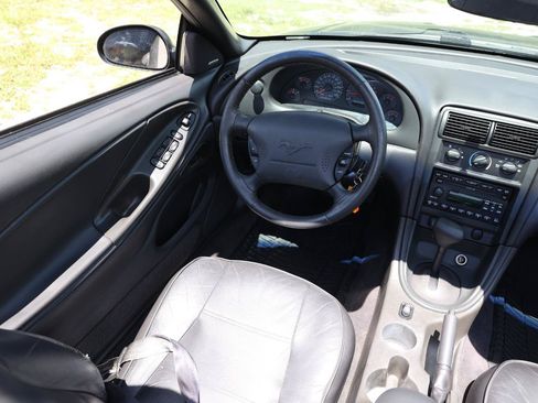 Used 2002 Ford Mustang Premium RWD image 20