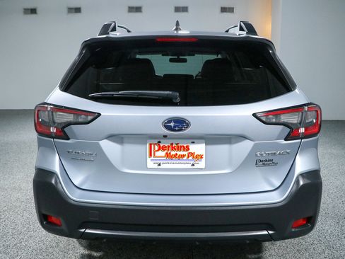 Used 2023 Subaru Outback Premium AWD/4WD image 8