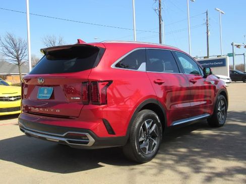 Used 2021 Kia Sorento S FWD image 7