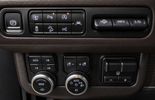 Certified 2024 GMC Yukon XL Denali w/ Denali Reserve Package AWD/4WD image 30
