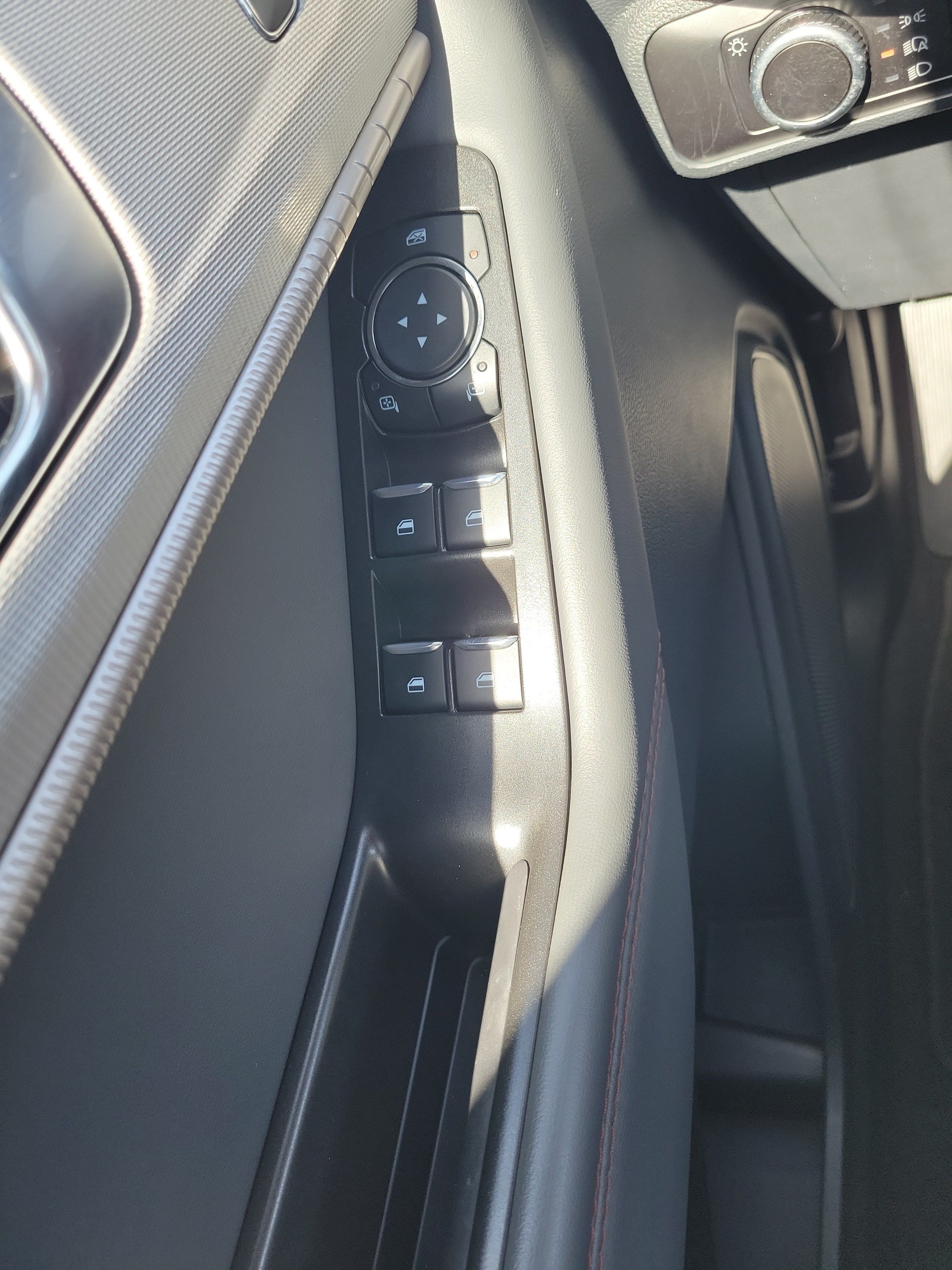 Used 2026 Ford Explorer Active RWD image 18