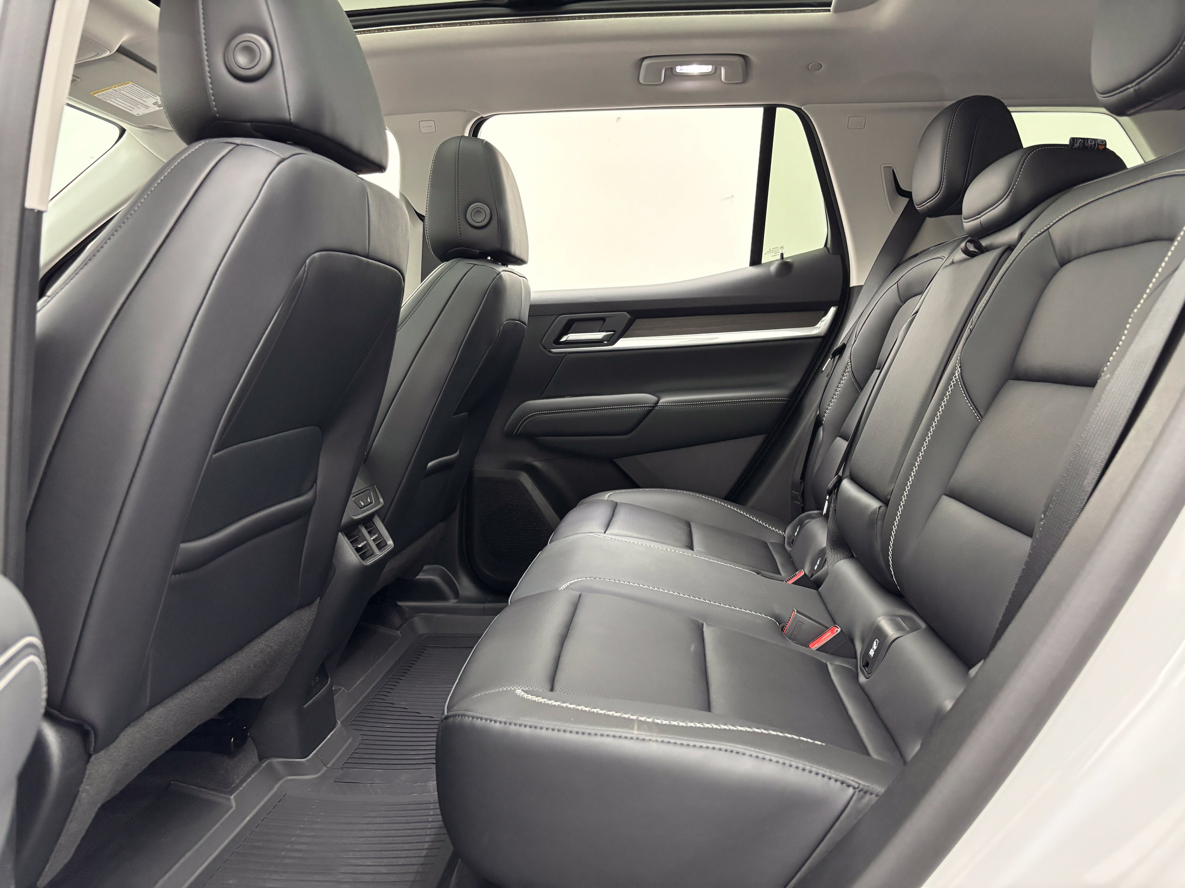 New 2027 GMC Terrain Denali w/ LPO, Floor Liner Package AWD/4WD image 42