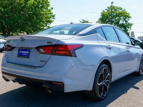 Used 2023 Nissan Altima 2.5 SR AWD/4WD image 6
