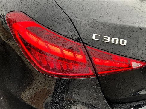 Used 2022 Mercedes-Benz C 300 Sedan image 28