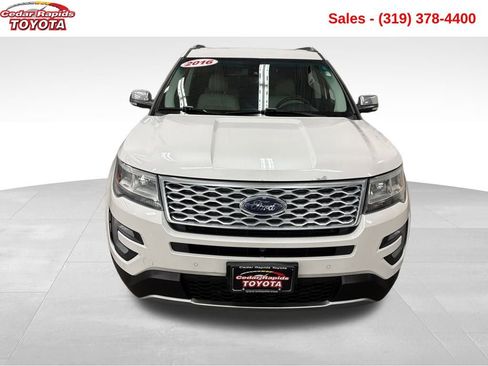 Used 2016 Ford Explorer Platinum image 9