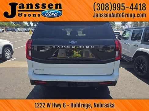 Used 2025 Ford Expedition Active AWD/4WD image 4