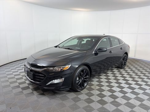 Used 2024 Chevrolet Malibu LT w/ Midnight Edition FWD image 2