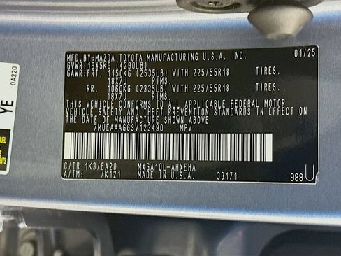 Certified 2025 Toyota Corolla Cross XLE FWD image 31