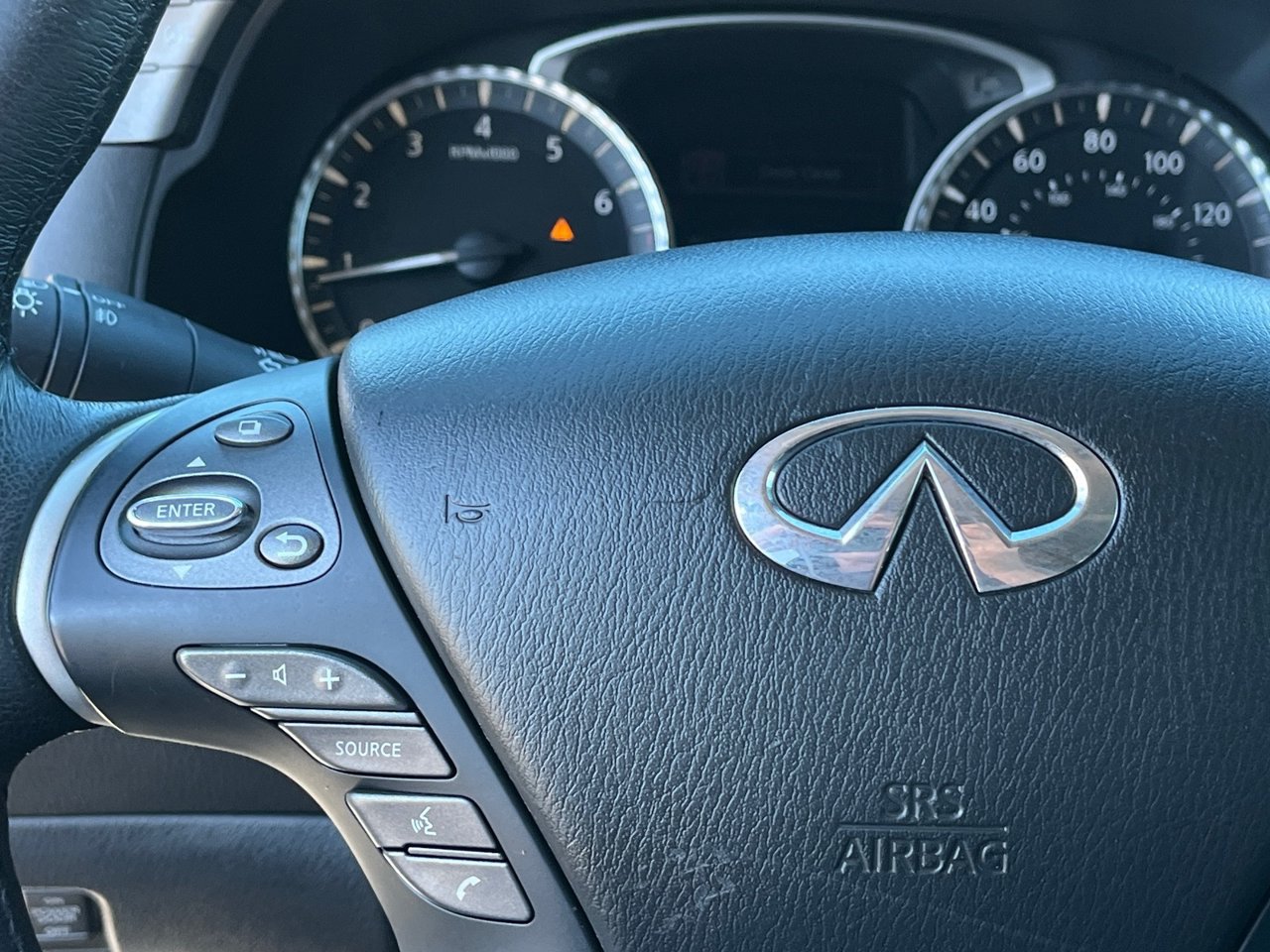 Used 2015 INFINITI QX60 Luxe w/ Deluxe Touring Package AWD/4WD image 19