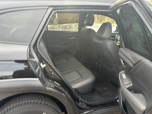 Used 2022 Subaru Outback Wilderness w/ Wilderness Package image 18