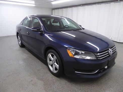Used 2014 Volkswagen Passat 2.5 SE image 1