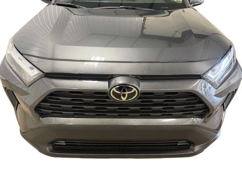 Used 2023 Toyota RAV4 XLE AWD/4WD image 3