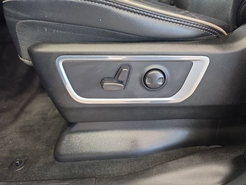 Used 2023 RAM 1500 Laramie AWD/4WD image 14