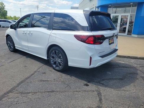 New 2026 Honda Odyssey Touring image 10