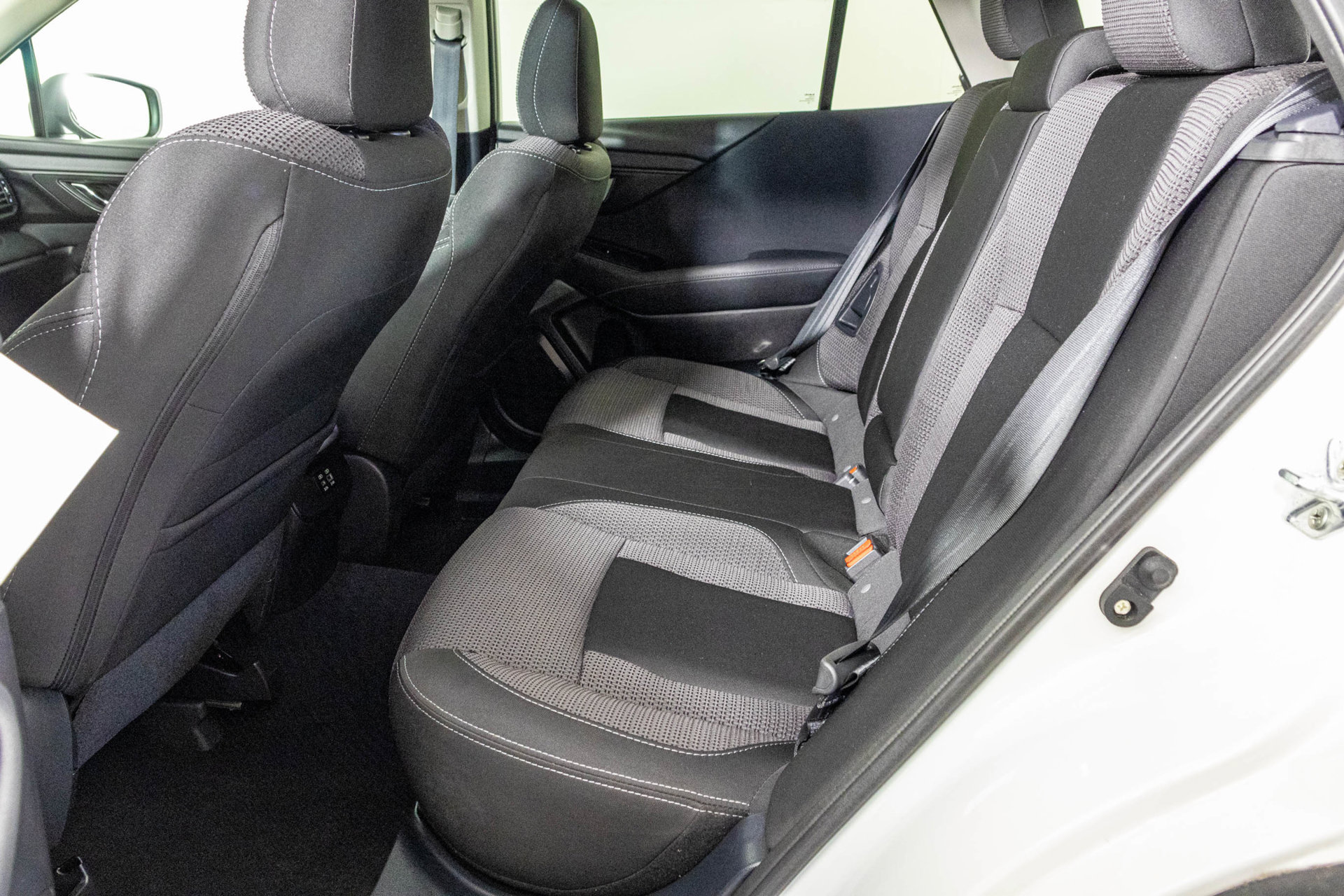 Used 2025 Subaru Outback Premium AWD/4WD image 36