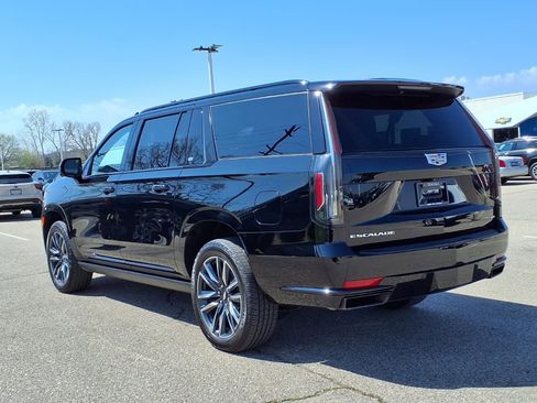 Used 2021 Cadillac Escalade ESV Sport w/ Driver Assist Tech Package AWD/4WD image 7