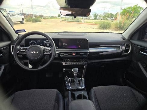 Used 2024 Kia Seltos S AWD/4WD image 13