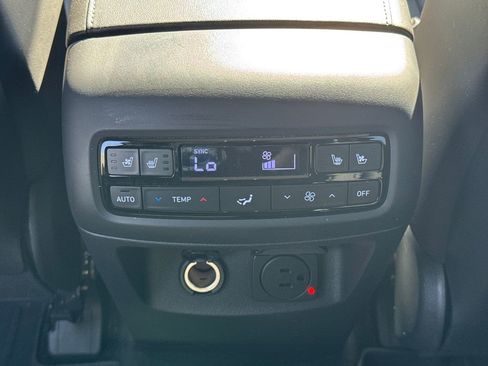 Used 2024 Hyundai Palisade SEL FWD image 33