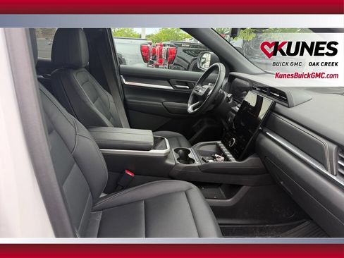 Used 2025 GMC Terrain Elevation w/ Elevation Premium Package AWD/4WD image 19