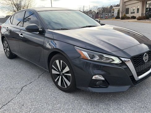 Used 2020 Nissan Altima 2.5 SV image 11