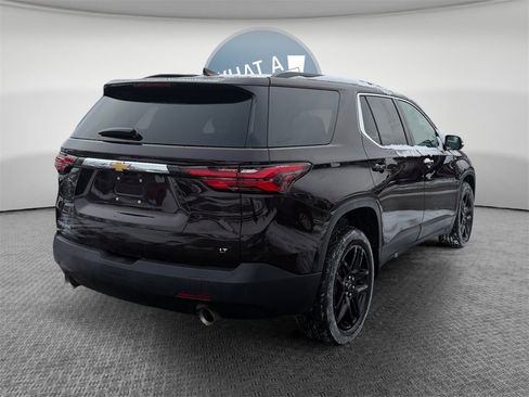 Used 2023 Chevrolet Traverse LT image 3