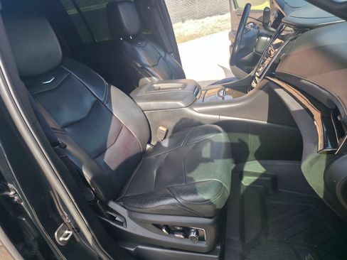 Used 2017 Cadillac Escalade ESV Platinum image 24