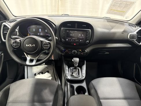 Certified 2023 Kia Soul LX w/ LX Technology Package FWD image 15