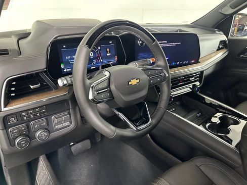 Used 2026 Chevrolet Tahoe High Country AWD/4WD image 11