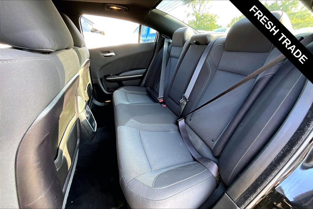 Used 2019 Dodge Charger SXT RWD image 7