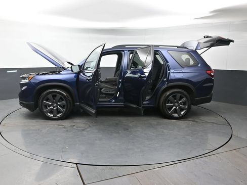 Used 2023 Honda Pilot Sport image 45