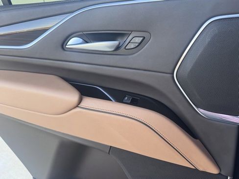 Used 2023 Cadillac Escalade Sport w/ LPO, ONYX Package image 18