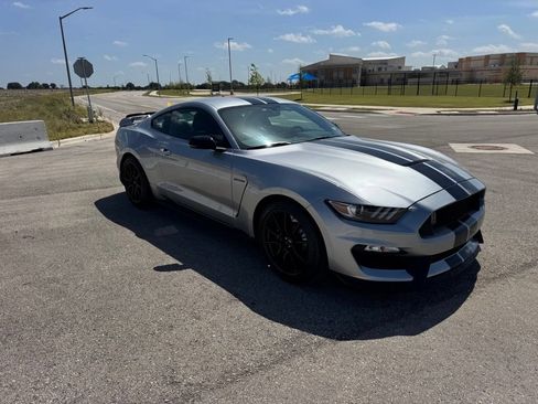 Used 2020 Ford Mustang Shelby GT350 w/ Technology Package RWD image 17