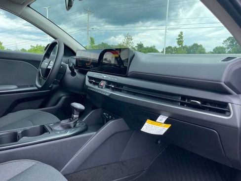 New 2025 Kia K4 LXS image 27