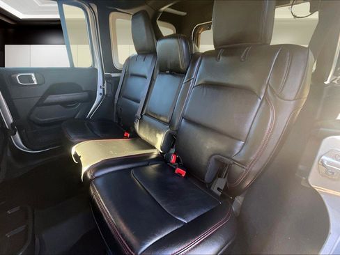 Used 2022 Jeep Wrangler Unlimited Rubicon w/ Steel Bumper Group image 28