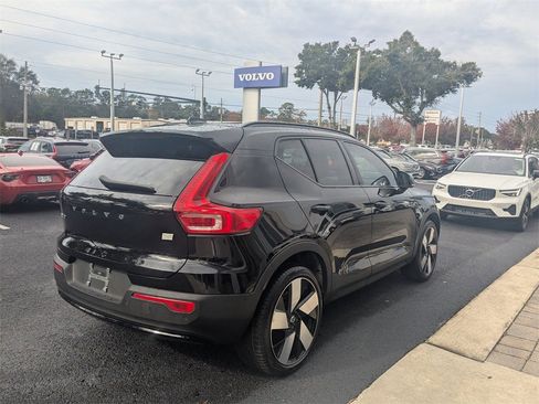 Used 2023 Volvo XC40 Recharge Ultimate image 6