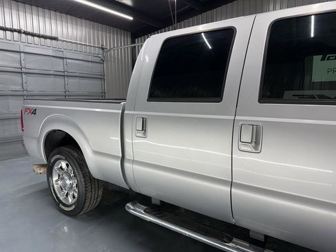 Used 2012 Ford F250 Lariat w/ Lariat Interior Pkg image 11