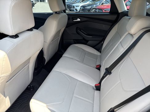 Used 2015 Ford Focus Titanium FWD image 18