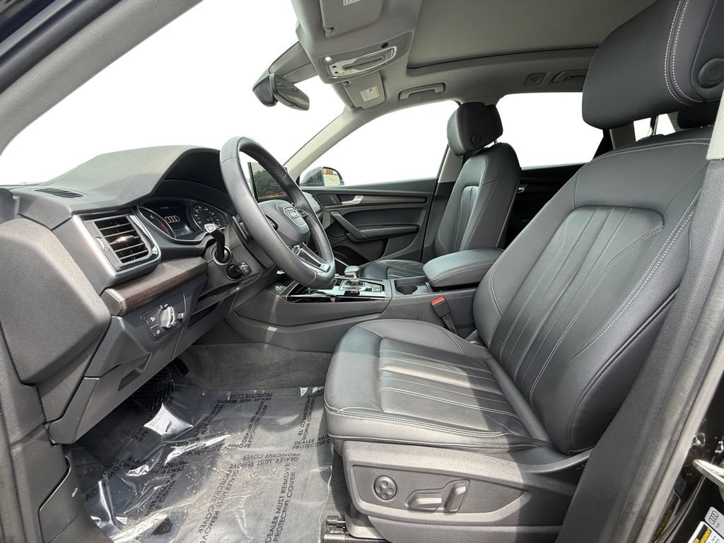 Used 2023 Audi Q5 2.0T Premium w/ Convenience Package AWD/4WD image 9